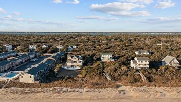 House, 4 Bedrooms | Aerial view