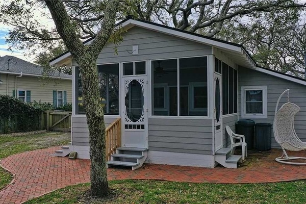 House, 2 Bedrooms | Exterior