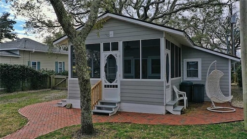 Mr. Bennie's Cafe 2 Bedroom Home by RedAwning