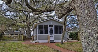 Mr. Bennie's Cafe 2 Bedroom Home by RedAwning