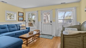 House, 2 Bedrooms | Living area