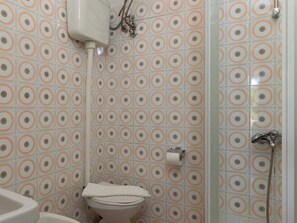 Apartment | Badezimmer | Dusche, Haartrockner