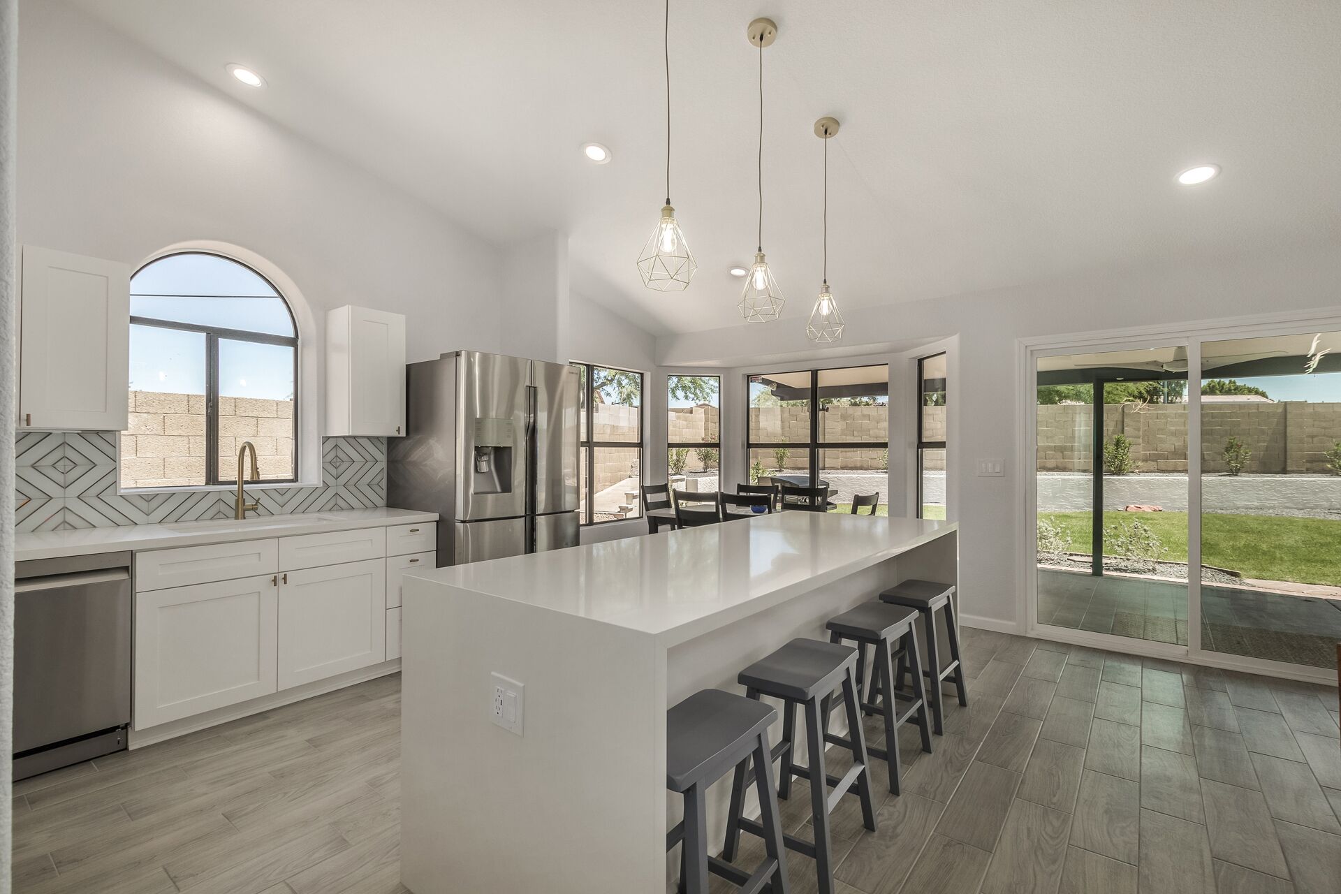 Beautiful Glendale home with FREE HEATED POOL