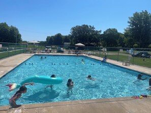 Utomhuspool