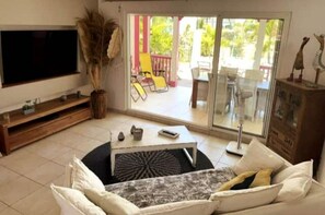 Smart TV - Tisucrier Orient Bay Ocean Front (Baie orientale)