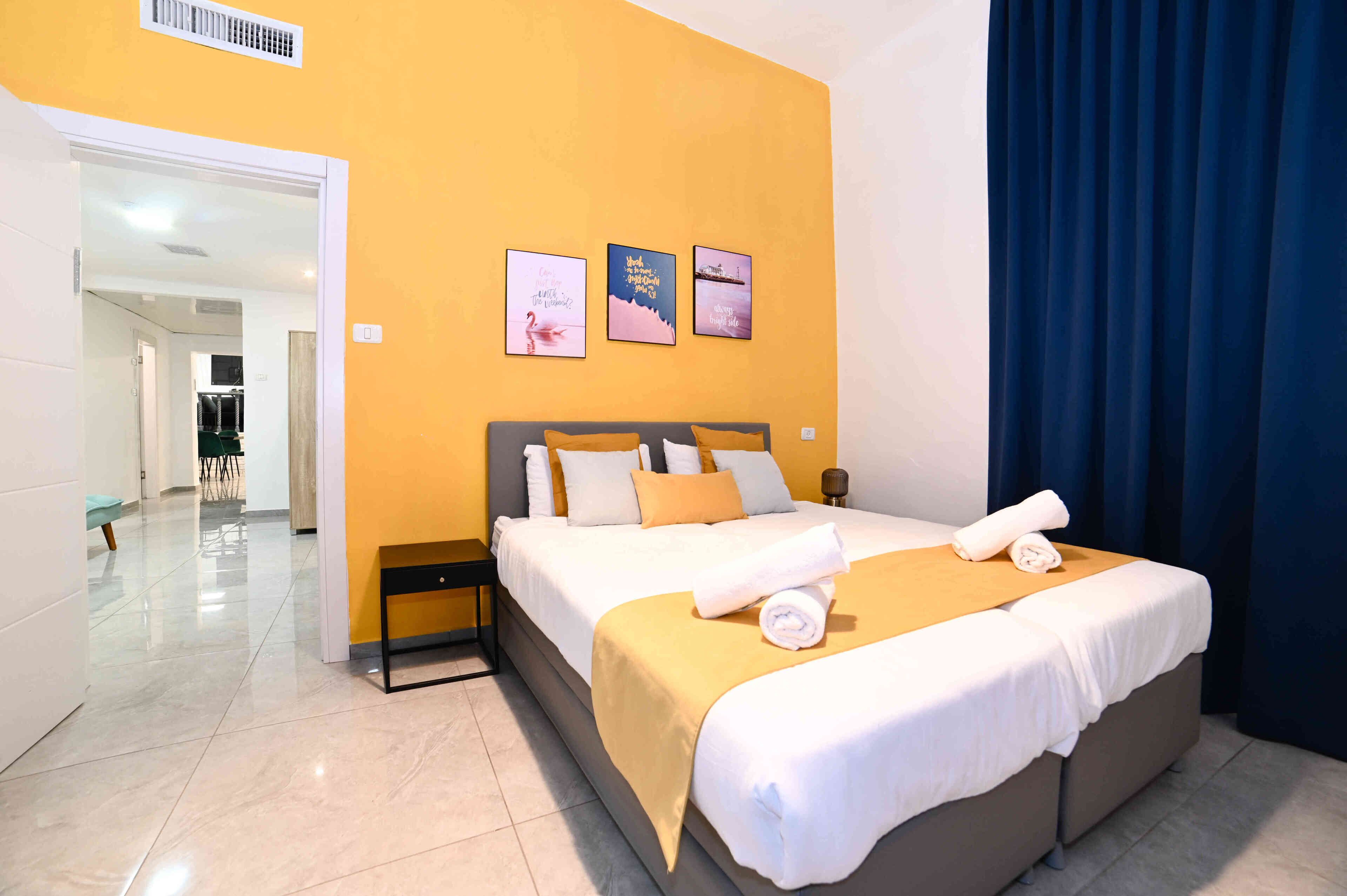 4 bedrooms, in-room safe, iron/ironing board, bed sheets