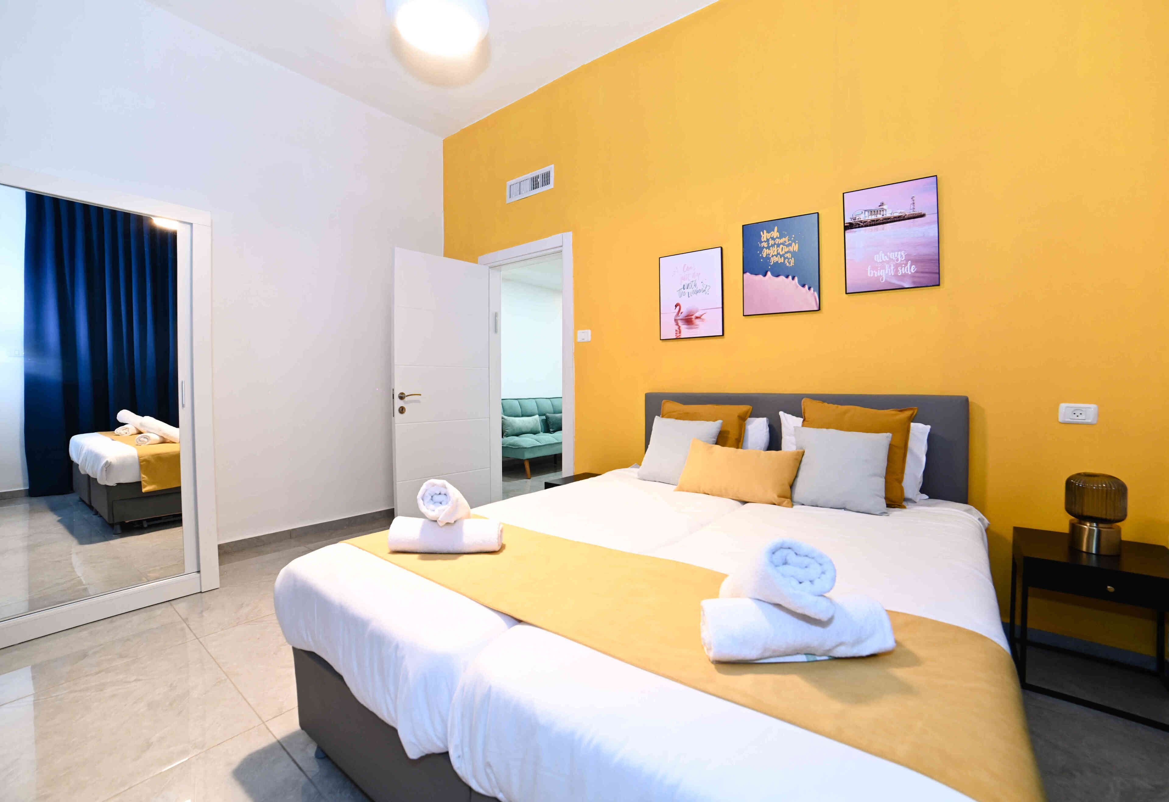 4 bedrooms, in-room safe, iron/ironing board, bed sheets