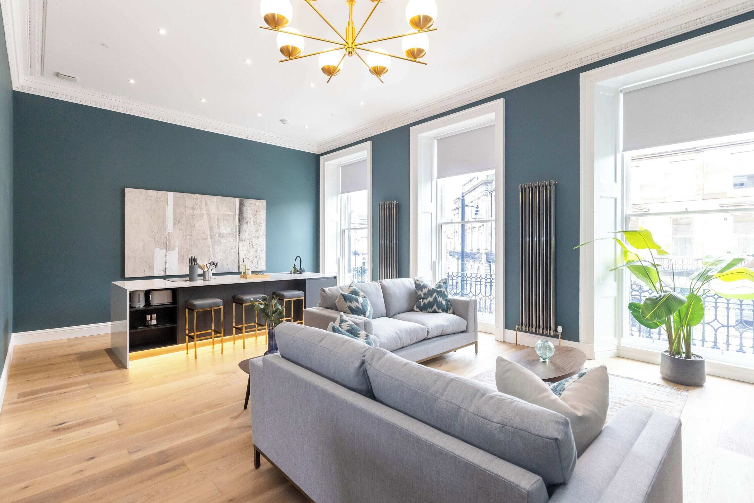 Televisión y oficina 