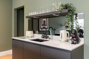 Interior - Jade Suite - City Centre 2 Bed Luxury Apartment (Edinburgh)