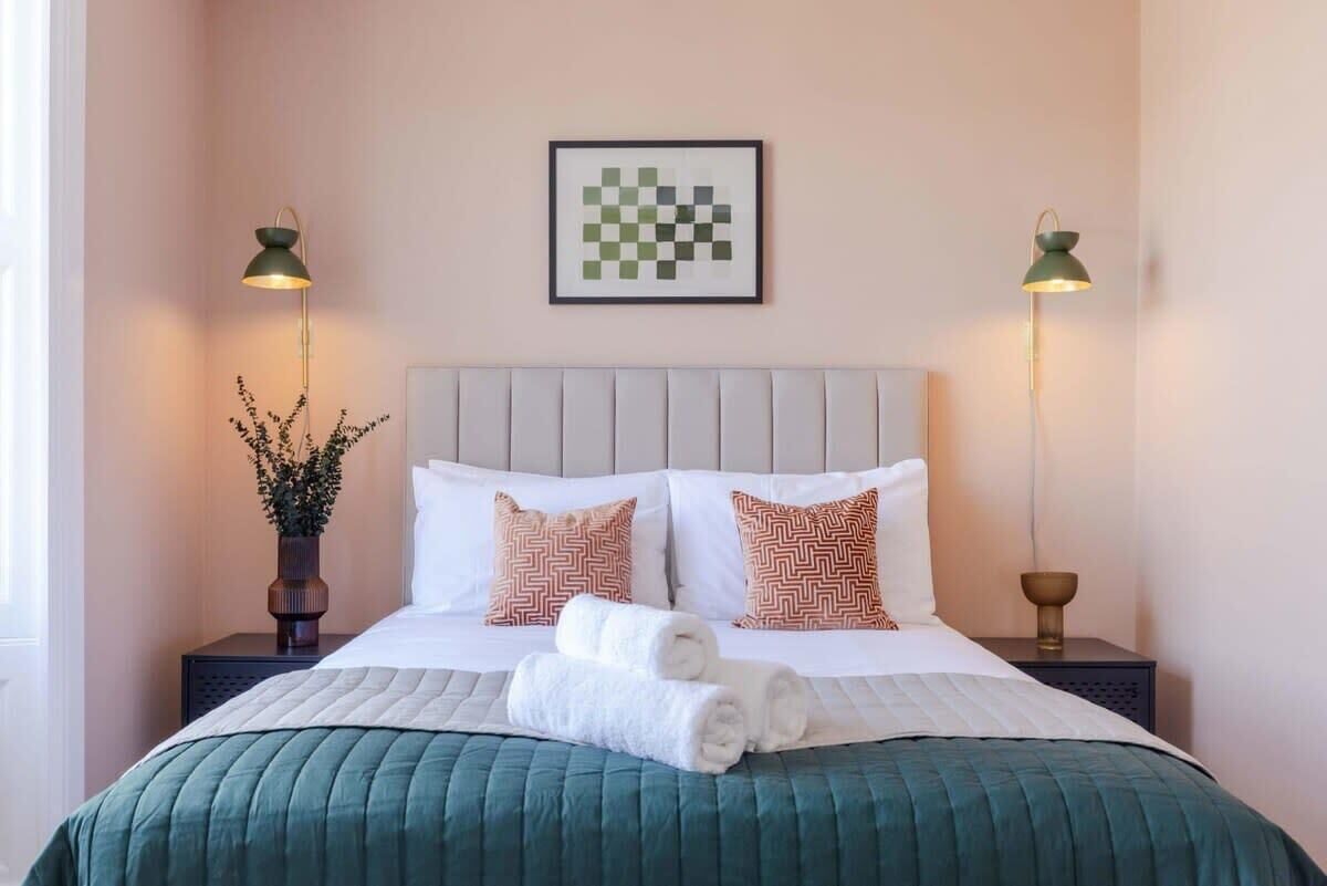 1 bedroom, iron/ironing board, travel crib, WiFi