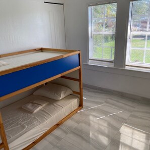 Basic Shared Dormitory | Wi-fi percuma 