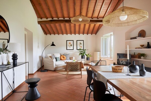Interior - Spacious 2BR/1BA Farmstay Suite with Kitchen (SCARPERIA E SAN PIERO)