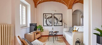 Stylish 2BR/1BA Farmstay Suite with Private Garden