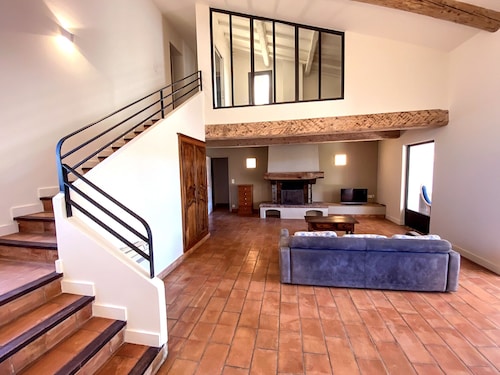 Villa avec Piscine et grand jardin proche centre ville