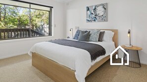 4 chambres, fer et planche à repasser, accès au Wi-Fi (inclus)
