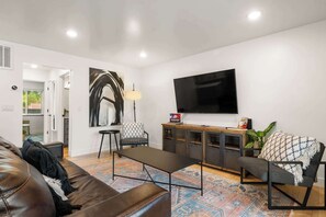 Tv, stereoanlæg, kontorer