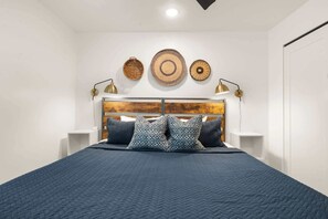 2 makuuhuonetta, työpöytä, silitysrauta/-lauta, Wi-Fi