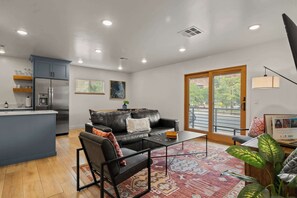 TV, stereo, offices - Near Downtown Stylish 2BR With Amazing Patio - 6 (Moab)