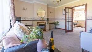 Living area - Melrose 2 (Lancaster)