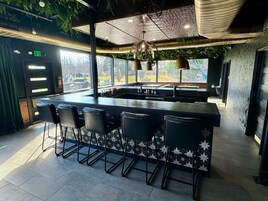 Bar (en el alojamiento)