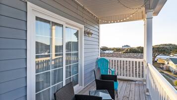 Kondominium, 3 kamar tidur | Balkon