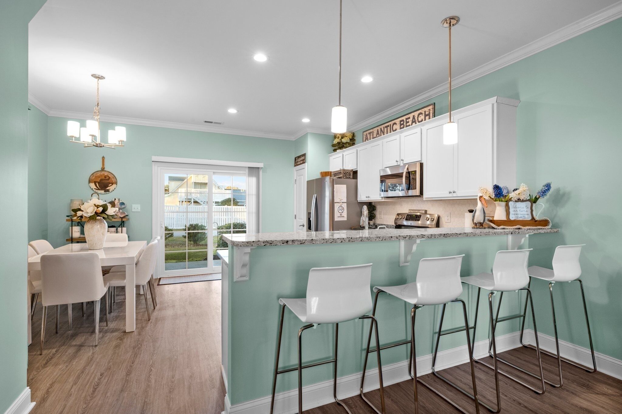 Condo, 3 Bedrooms | Dapur peribadi | Peti sejuk, ketuhar, pembancuh kopi/teh, pembakar roti 