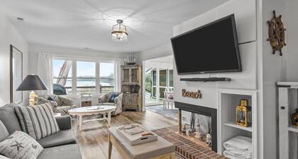 Water's Edge Retreat 3 Bedroom Home by RedAwning