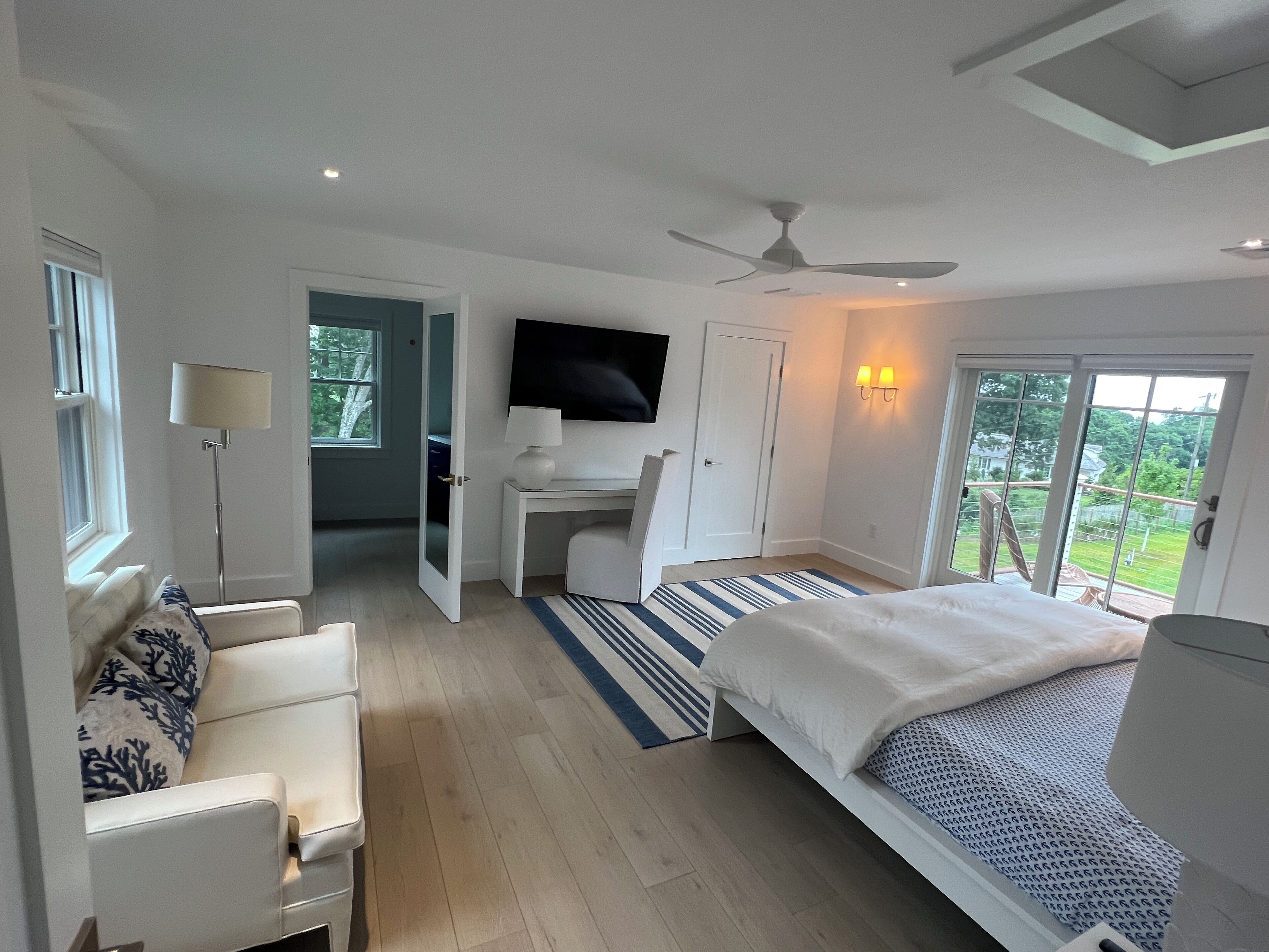  NEW 3 bedroom 3.5 bathroom luxury villa tennis court, Sea Views old Watch Hill 