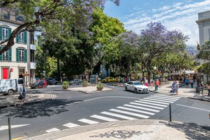 Third-party on-site parking - Marina Club Studio Apartment (Funchal)