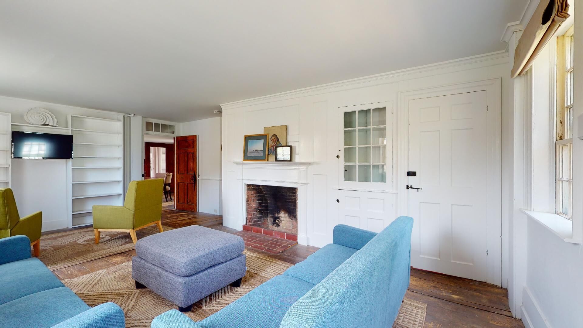 3 bedroom apartment in antique Truro home.