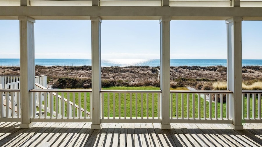 Blount Cottage 5 Bedroom Home by RedAwning