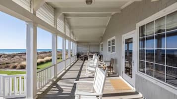 Rumah, 5 kamar tidur | Teras/patio