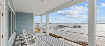 Straits Serenity 3 Bedroom Home by RedAwning