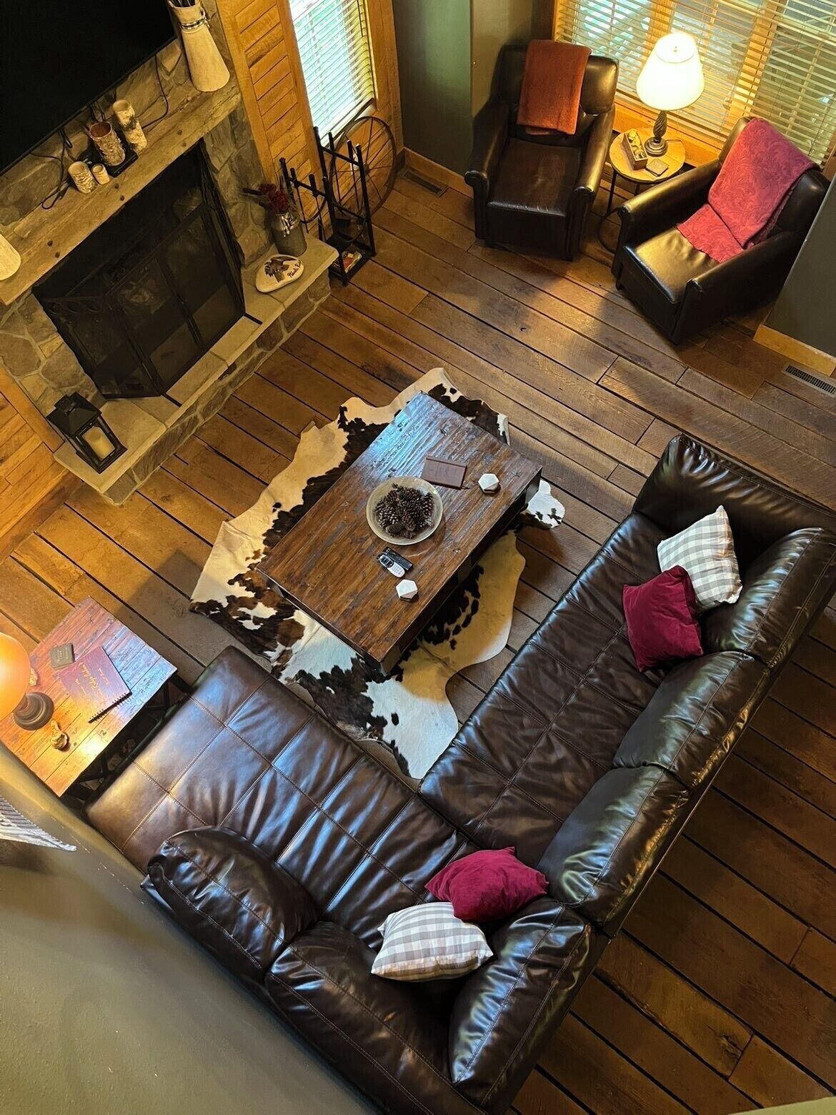 Smart TV, fireplace, video games, books