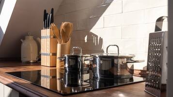 Kühlschrank, Ofen, Herdplatte, Geschirrspüler