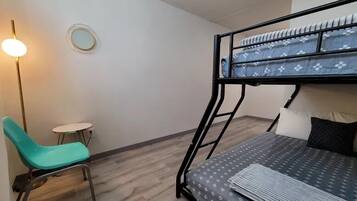 2 chambres, fer et planche à repasser, lit parapluie, Wi-Fi gratuit