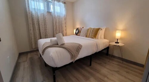 Bighorn Loft in Downtown Custer, Sleeps 6