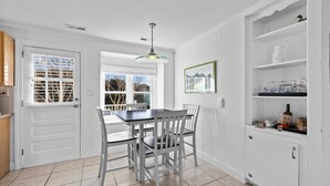 Dining - Salt Life 3 Bedroom Home by RedAwning (Atlantic Beach)