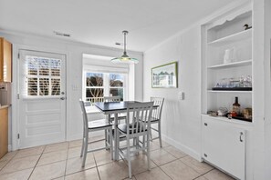 Dining - Salt Life 3 Bedroom Home by RedAwning (Atlantic Beach)