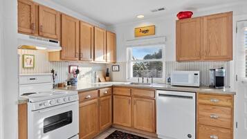 Rumah, 3 kamar tidur | Dapur pribadi | Lemari es, oven, mesin pembuat kopi/teh, dan pemanggang roti