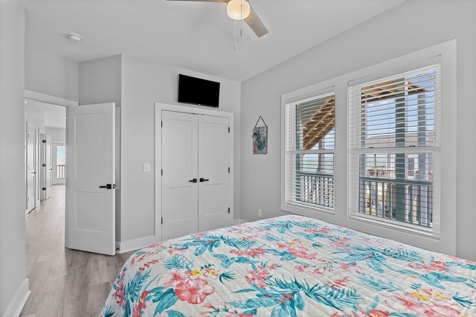 The Shackleford 2 Bedroom Condo by Redawning