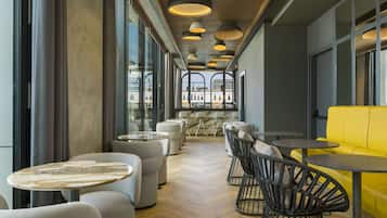 酒吧(店内)
