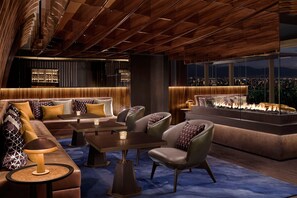 2 bars/lounges - The Ritz-Carlton, Fukuoka (Fukuoka)
