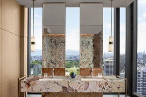 Separate bathtub and shower, deep-soaking bathtub, rainfall showerhead - The Ritz-Carlton, Fukuoka (Fukuoka)