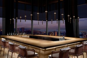 2 bars/lounges - The Ritz-Carlton, Fukuoka (Fukuoka)
