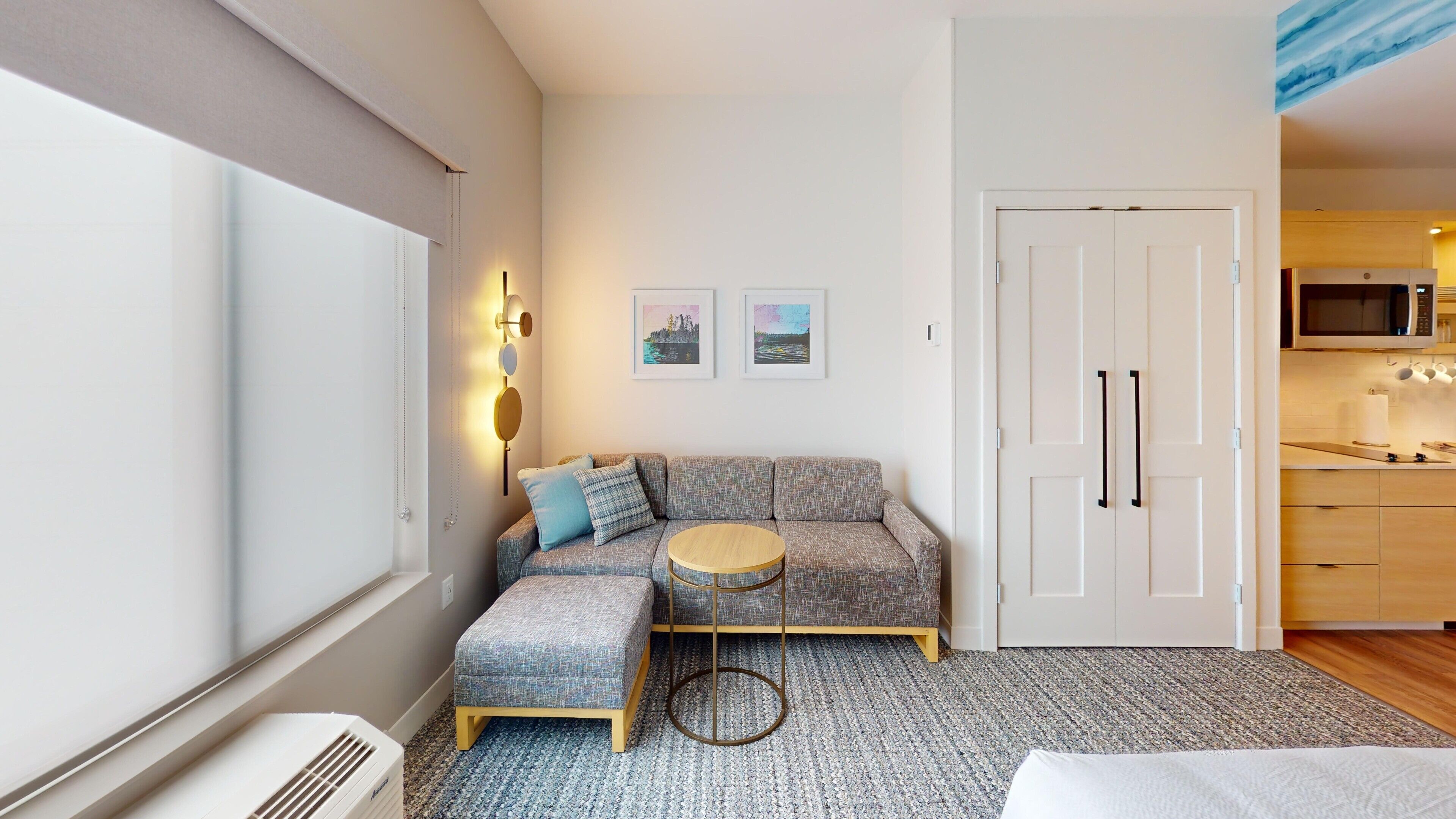 Ropa de cama de alta calidad, escritorio y cortinas blackout 