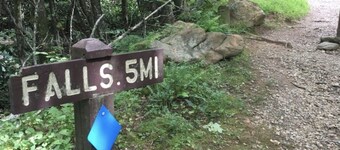 Mountain Retreat: Near Mt. Mitchell & Blue Ridge Parkway. AMAZING VIEWS!