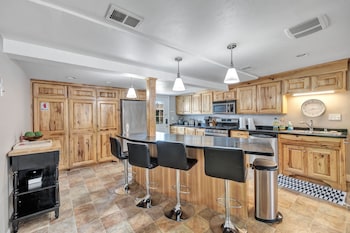 Brett's Bungalow! 2 Bed Townhome! Close To Lambeau! 2 Bedroom To