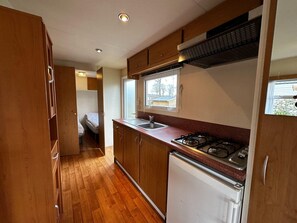 House | Private kitchen | Stovetop - Quiet Stay in Nature With Garden Near Zwolle (Heino)