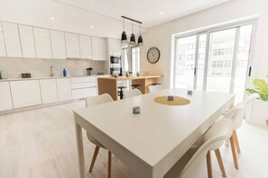 Fridge, microwave, oven, dishwasher